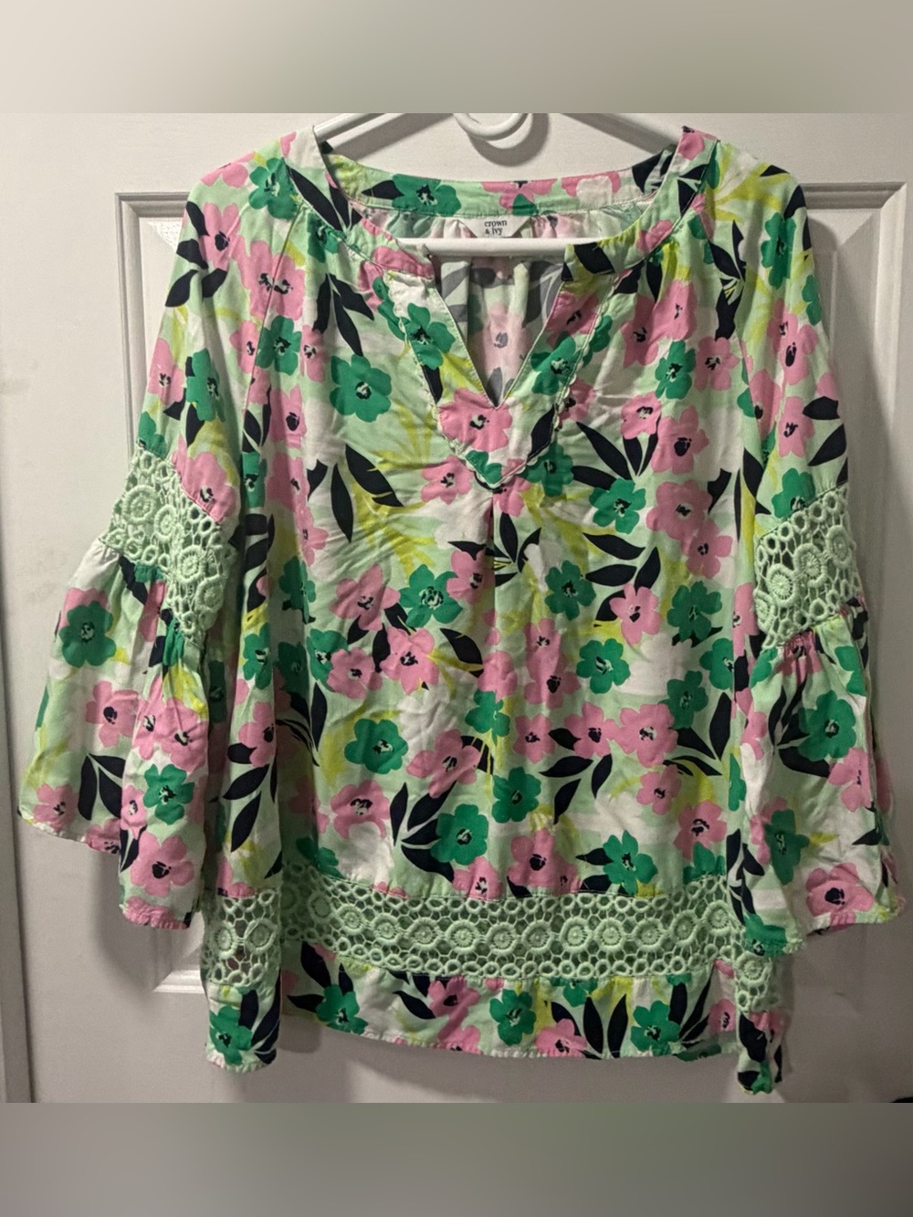 crown & ivy Pink, Green & Black Floral Crochet-Trim Tunic - Size L